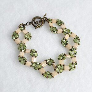 Beaded Bracelet Green Tan Sparkly Toggle 7.5"